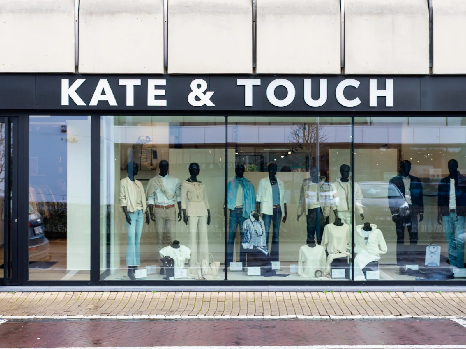De etalage van Kate & Touch in Lebbeke
