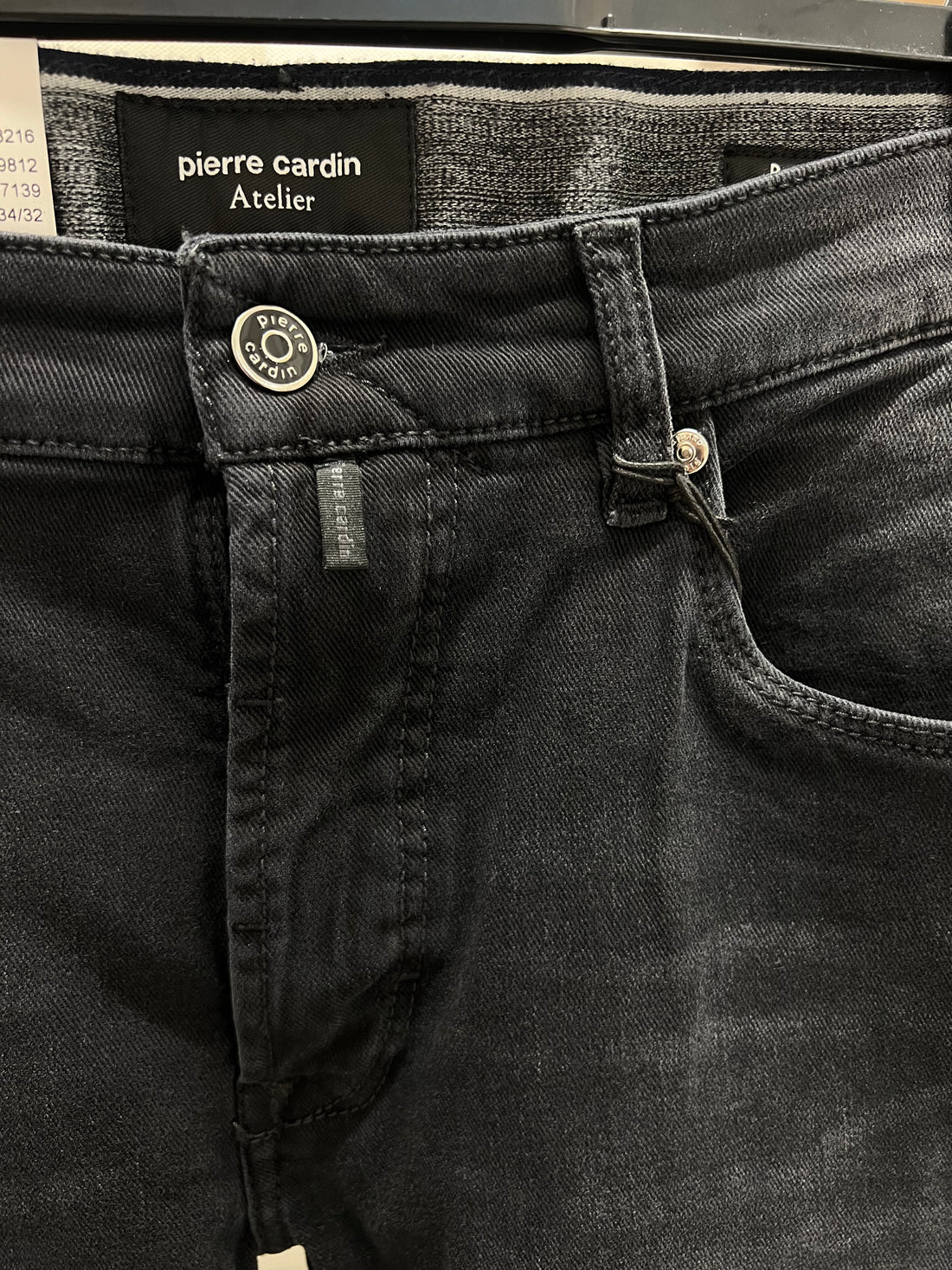 Pierre Cardin PC-LYON TAPERED herenjeans Black Used - tailleband en voorzijde detail