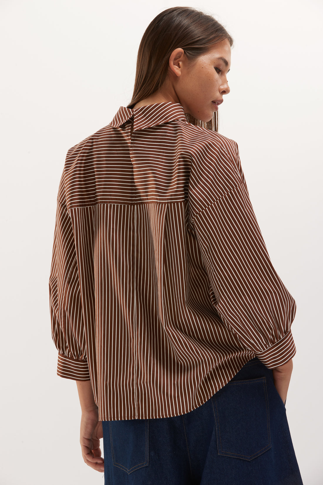 Senso SAXA damesblouse S2924 - Cognac - sfeerfoto 3